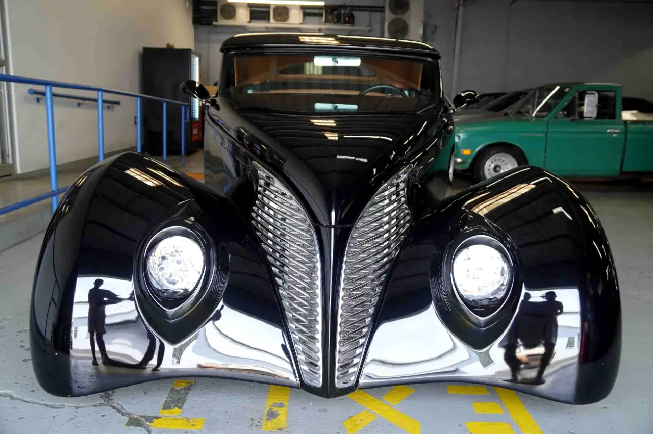 Detailed car image