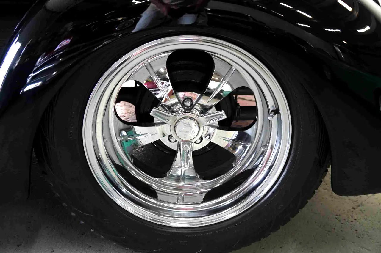 Detailed car image