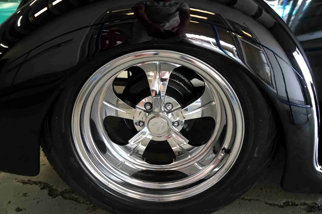 Detailed car image