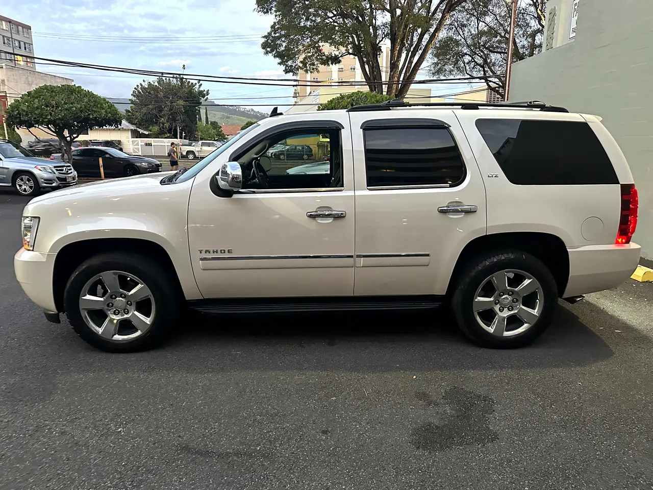 Detailed car image