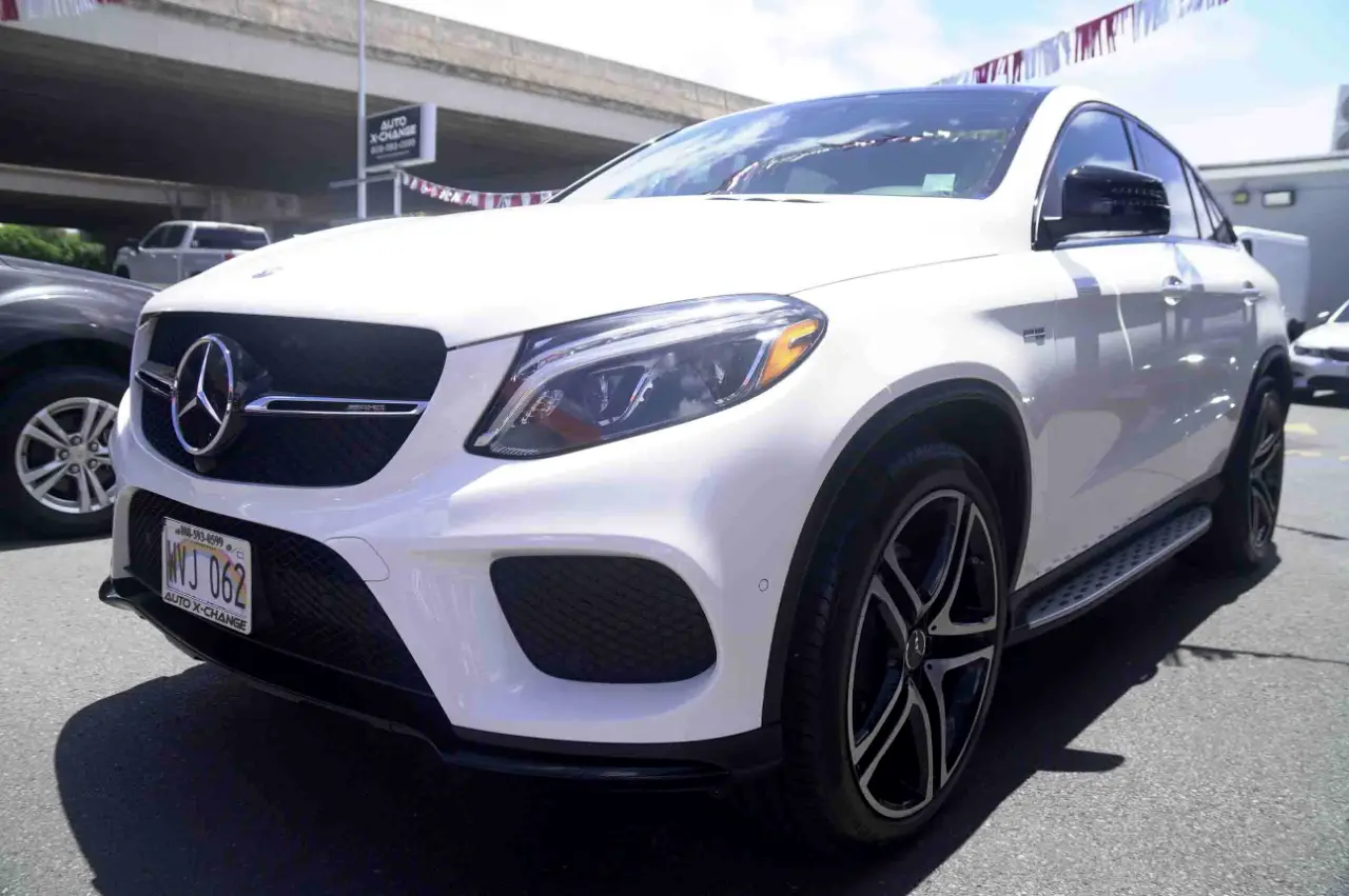 Detailed car image