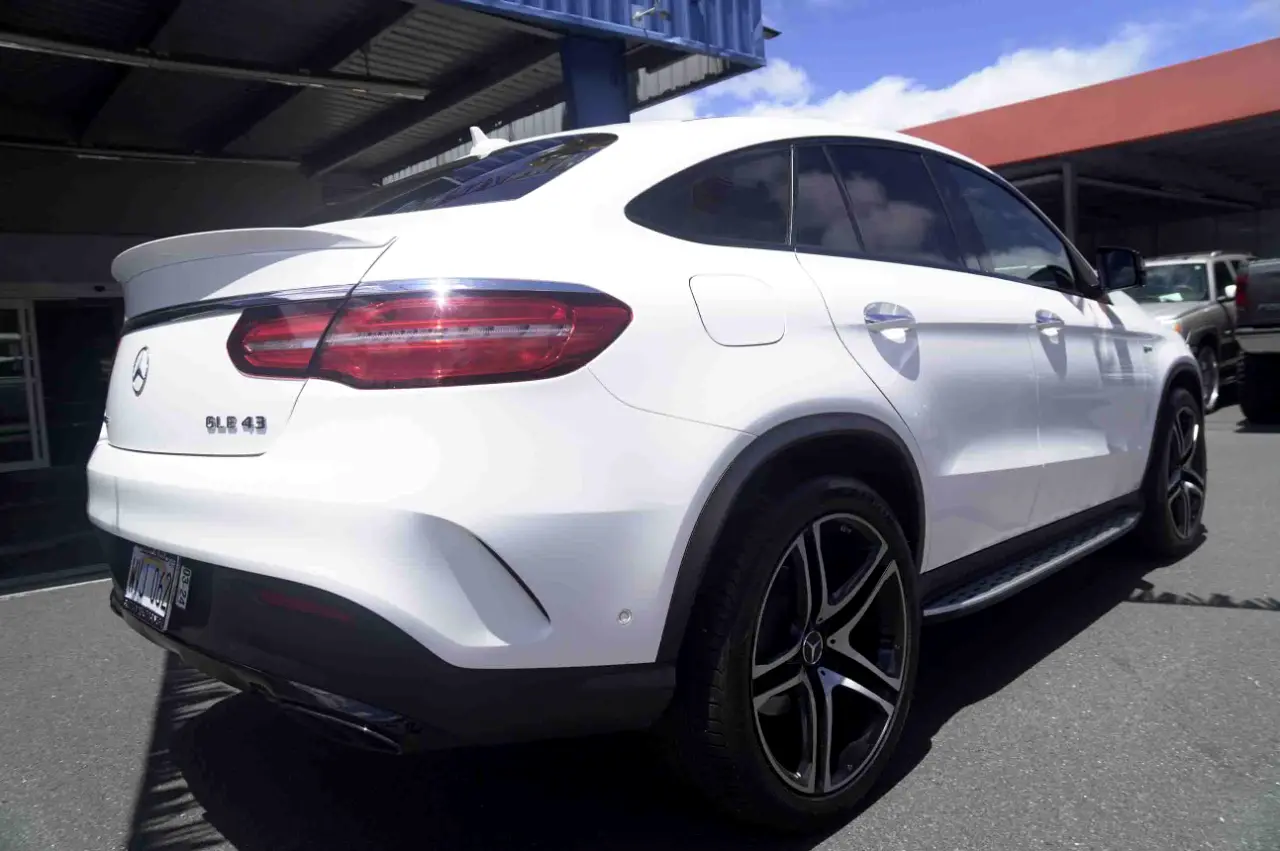 Detailed car image