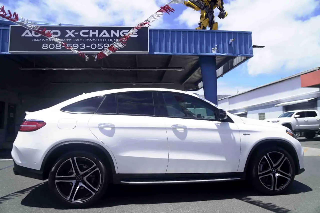 Detailed car image