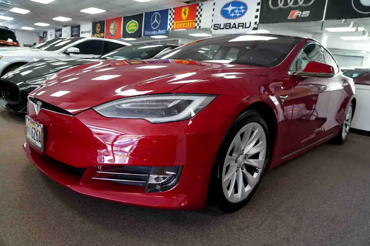Detailed car image