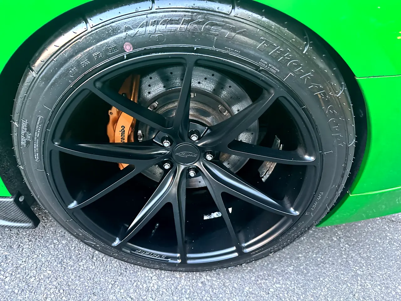 Detailed car image