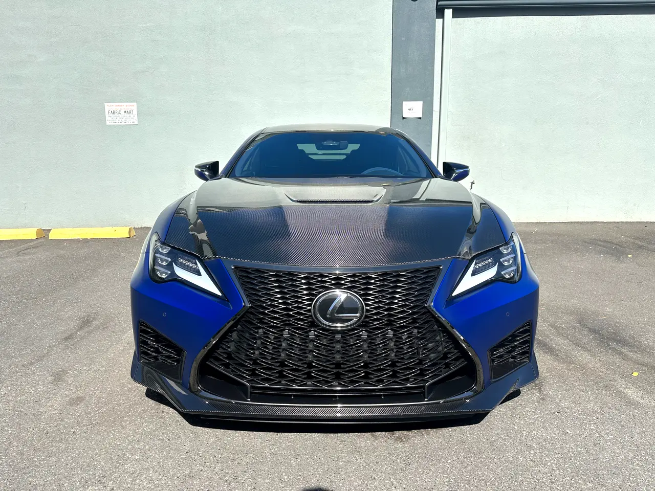 Detailed car image