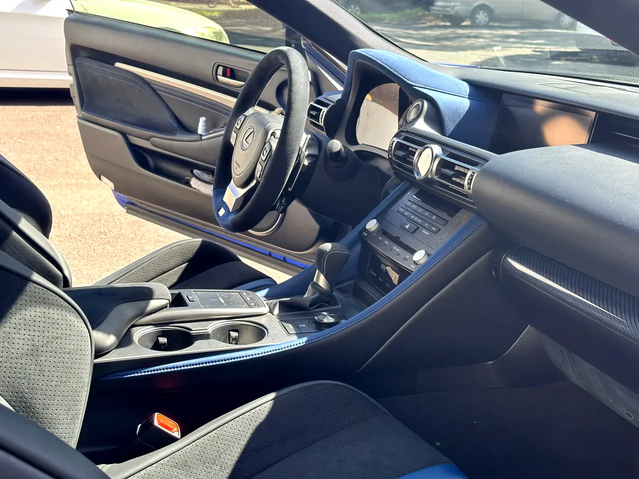 Detailed car image