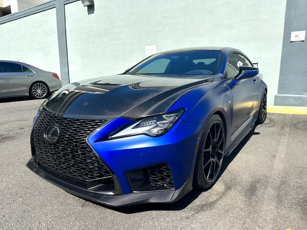 Detailed car image