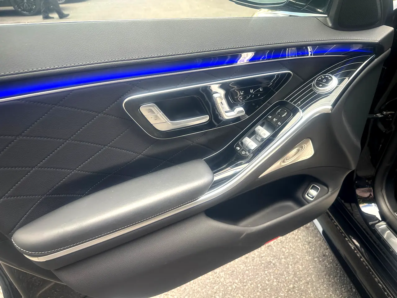 Detailed car image