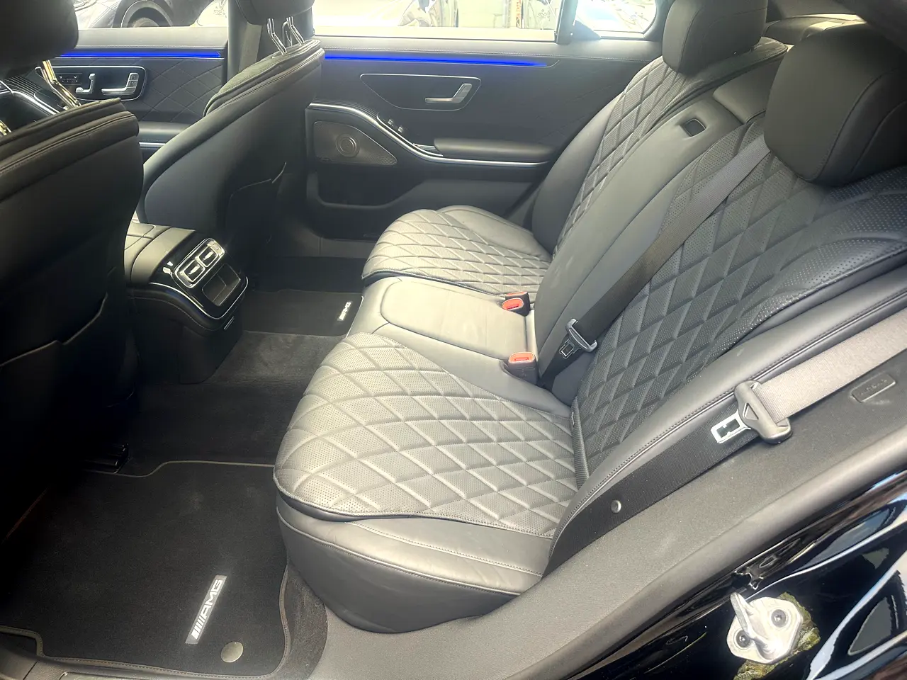 Detailed car image