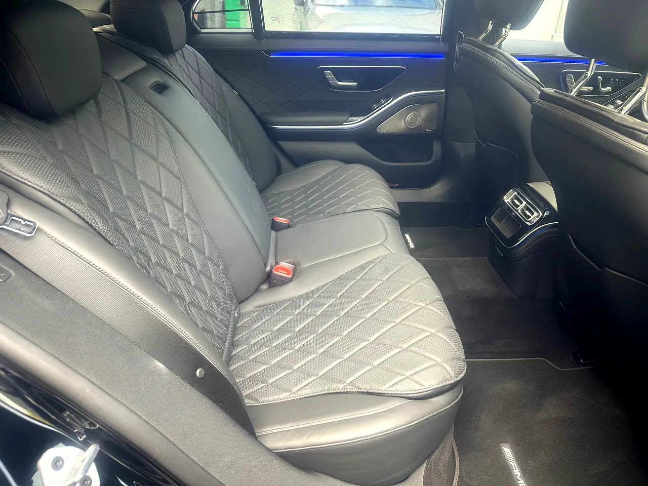 Detailed car image