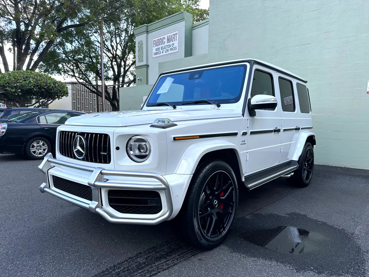 Detailed car image