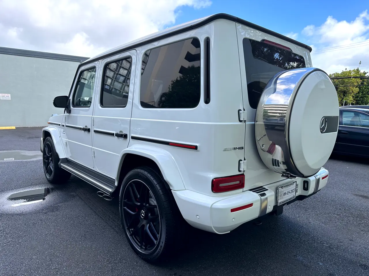 Detailed car image