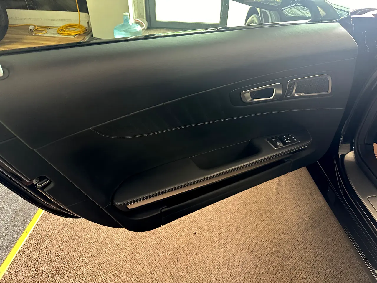 Detailed car image