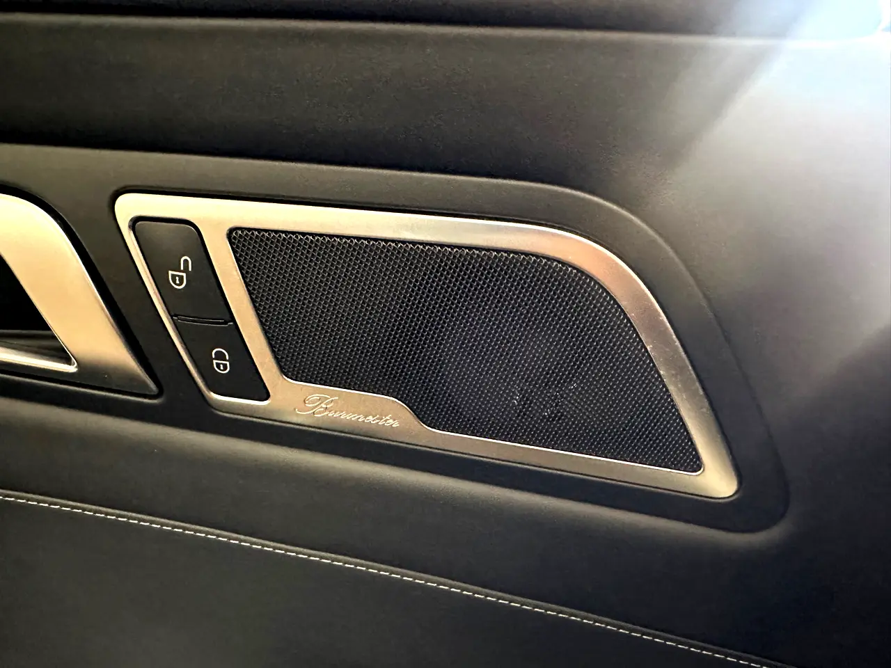 Detailed car image