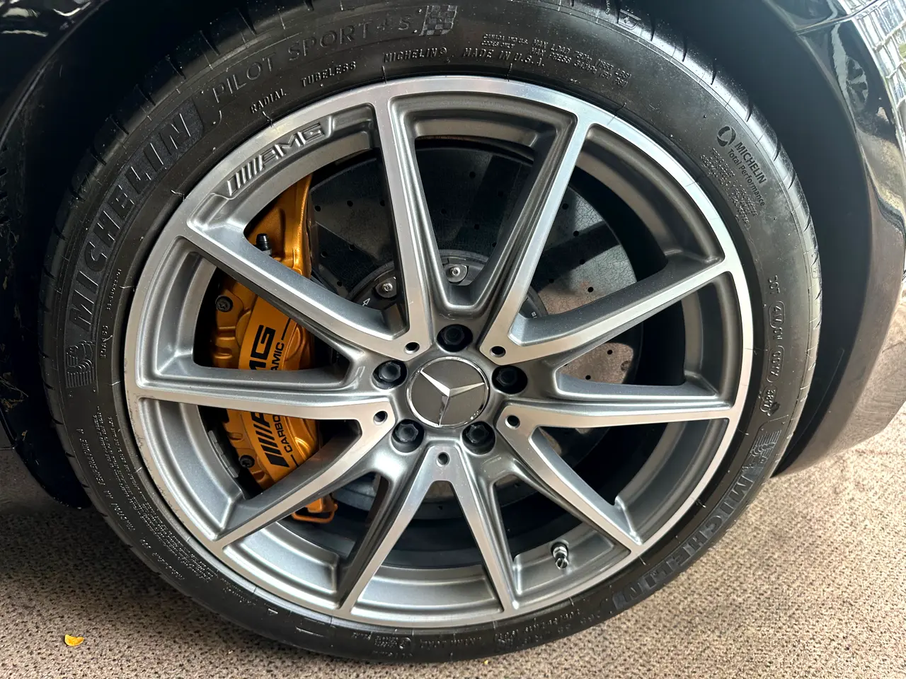 Detailed car image