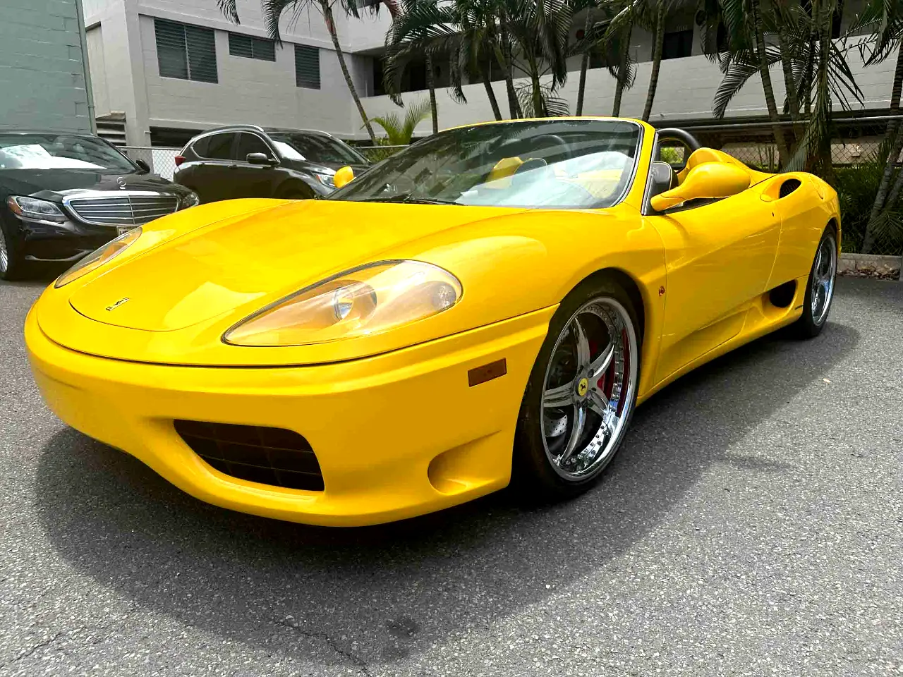 Detailed car image